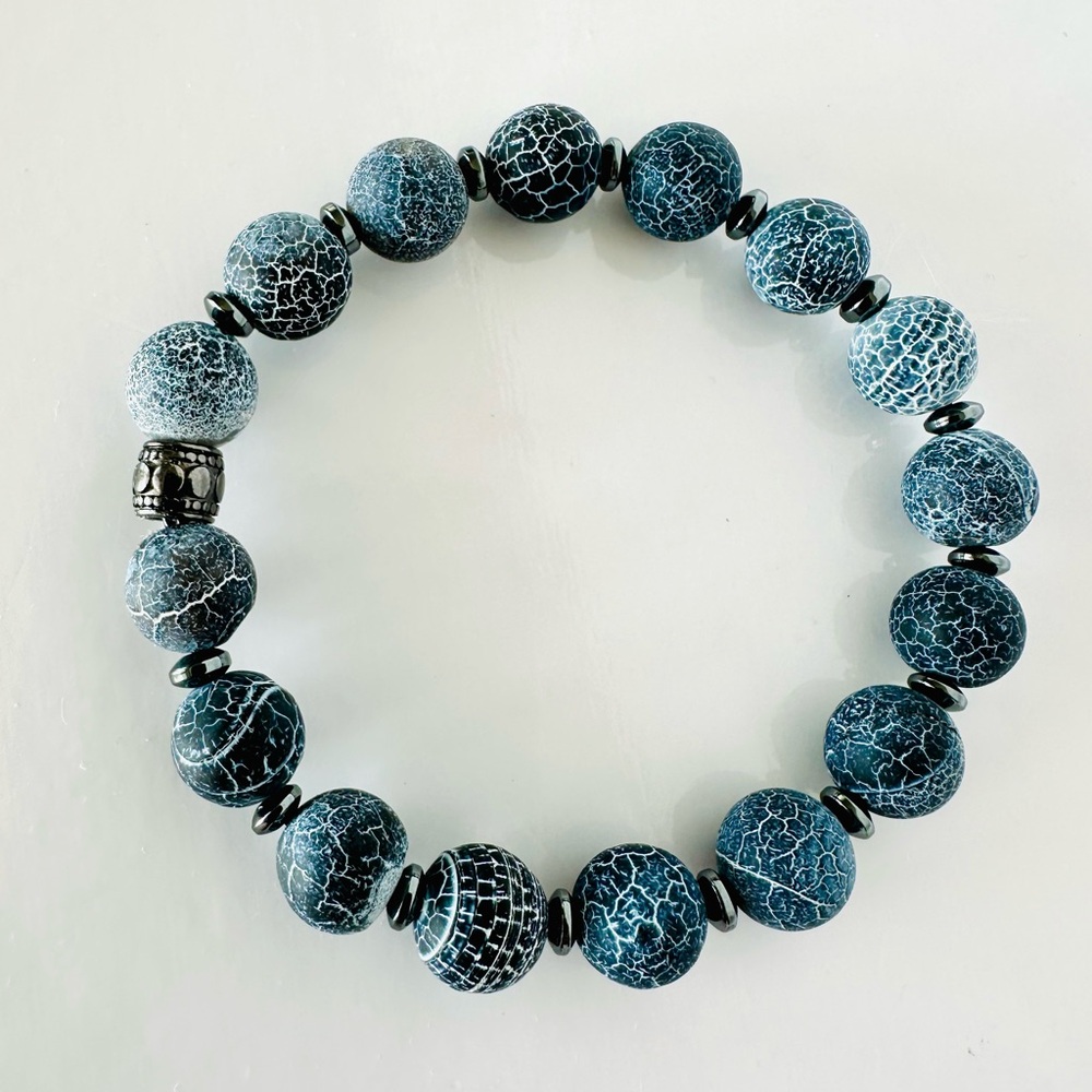 Elegant Agate Crackle Bead Bracelet